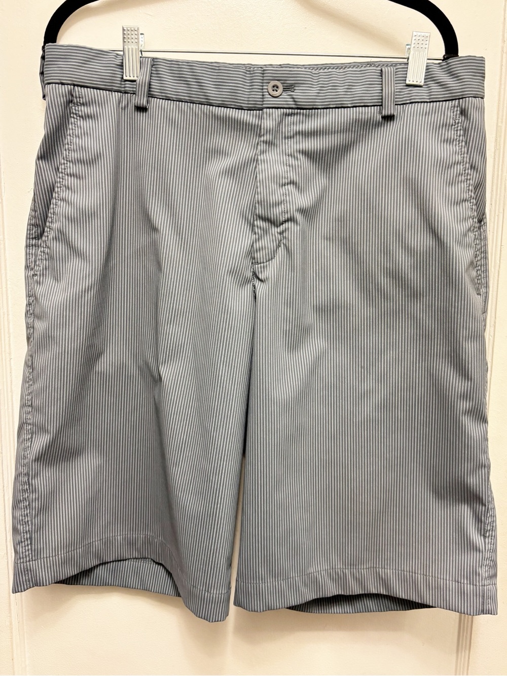 NIKE PERFORMANCE GOLF MENS Gray Striped Gray Shorts Size 34